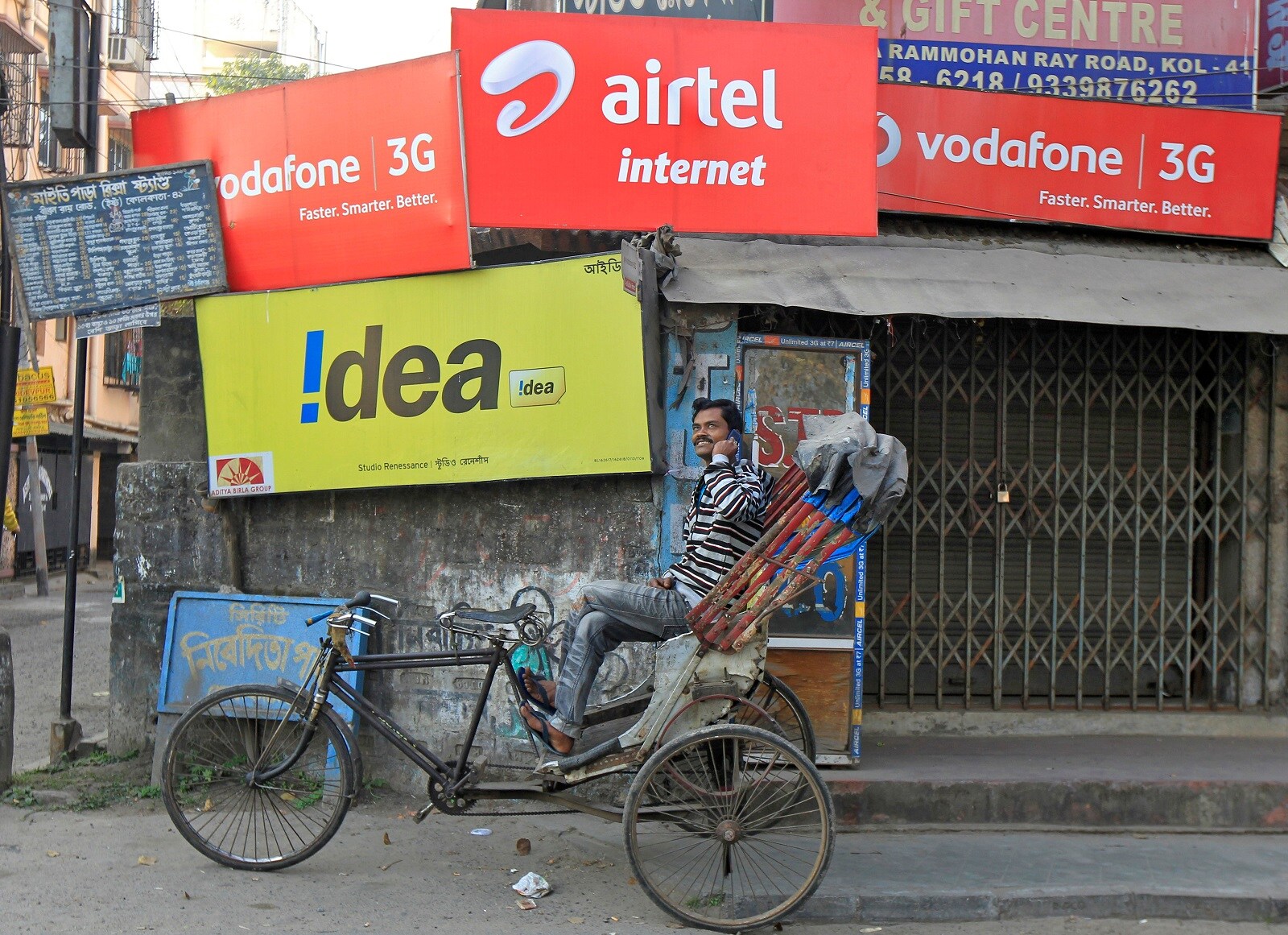  Telecom stocks  | Bharti Airtel and Vodafone Idea lost around 47 lakh mobile customers each in May. The total wireless customer base of Airtel and Vodafone Idea fell to 31.7 crore and 30.9 crore, respectively.