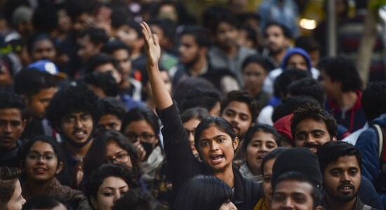 Under fire, Mumbai girl says sorry for 'Free Kashmir' placard