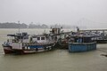 Hundreds of thousands evacuated as cyclone hits Bangladesh, Bengal