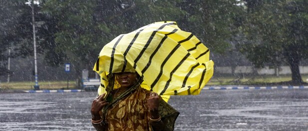 Cyclone Bulbul disrupts normal life in Bengal; 4 killed