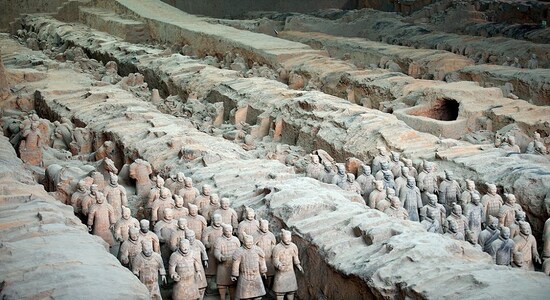 1024px-Terracotta_Army_(6143540580) wiki 1024px-Terracotta_Army_(6143540580) wiki