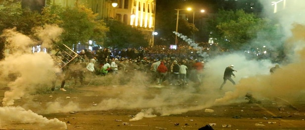 In Pictures Clashes Rock Beirut As Security Forces Fire Tear Gas At Protest 5163