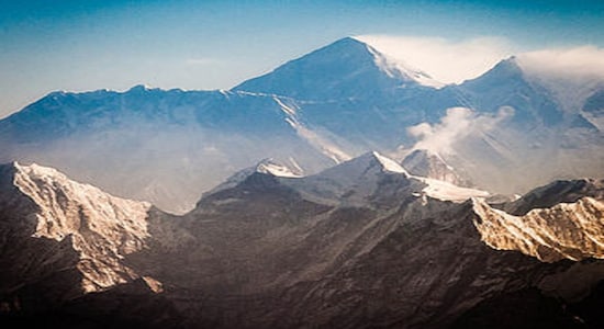 330px-Mount_Everest_morning wiki 330px-Mount_Everest_morning wiki