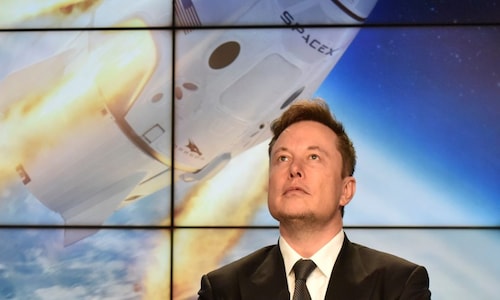 Starlink had talks with Apple over satellite messaging feature: Musk