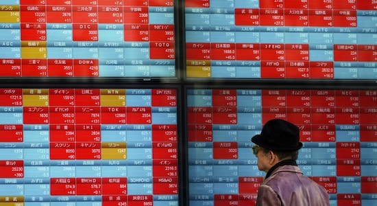 Asian stocks hit 2-year low on rate hike worries
