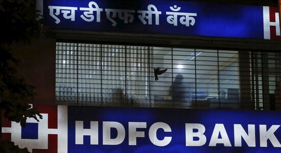 HDFC Bank shares slip over 2% as lender probes auto loan practices