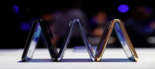 Flip or Fold: Users seem to want all foldable smartphone options, suggests report