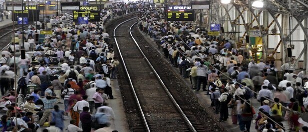 Festive rush: CR hikes platform ticket rates from Rs 10 to Rs 50 at six stations
