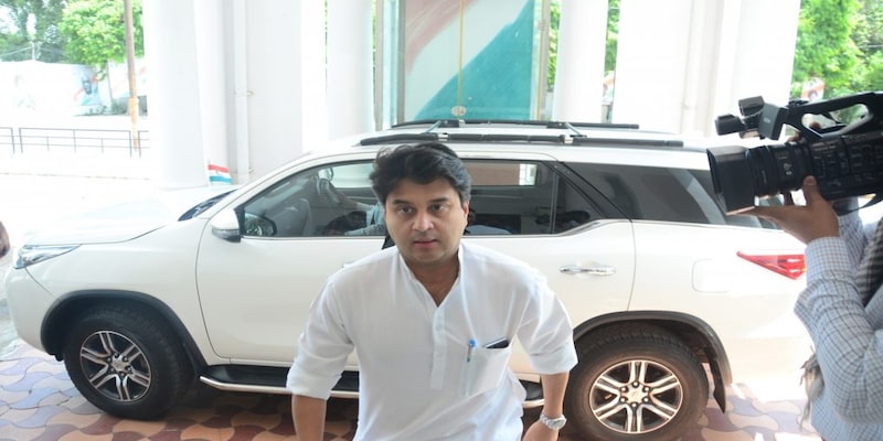 Jyotiraditya Scindia quits from Congress party after meeting with PM Modi, likely to join BJP