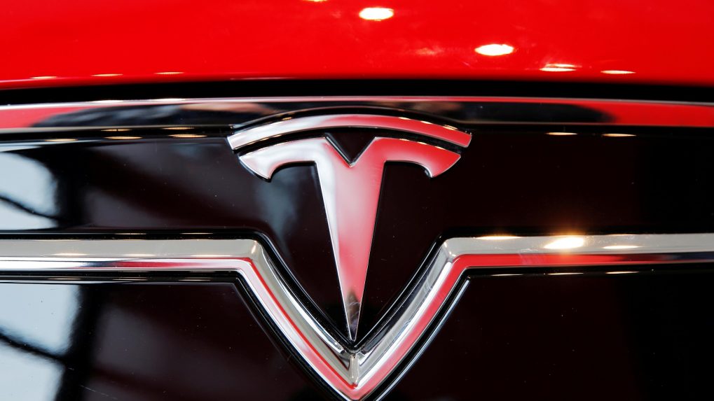 Tesla sets 5-1 stock split and its high-flying stock soars again ...