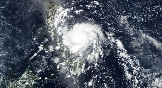 Approaching typhoon displaces 68,000 people in Philippines