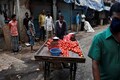 Scarcity of shade hurts Indian street vendors' income, health