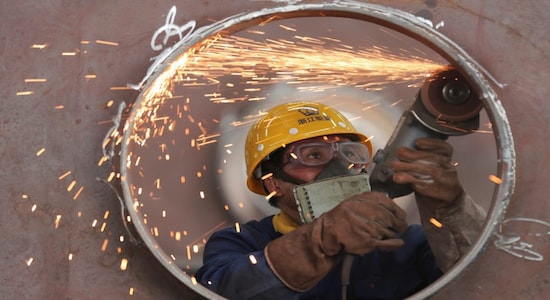 China to Cut Steel Output For Third Consecutive Year
