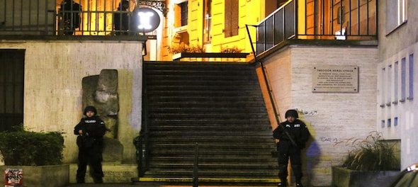 Five dead in Vienna shooting; Attacker sympathized with IS