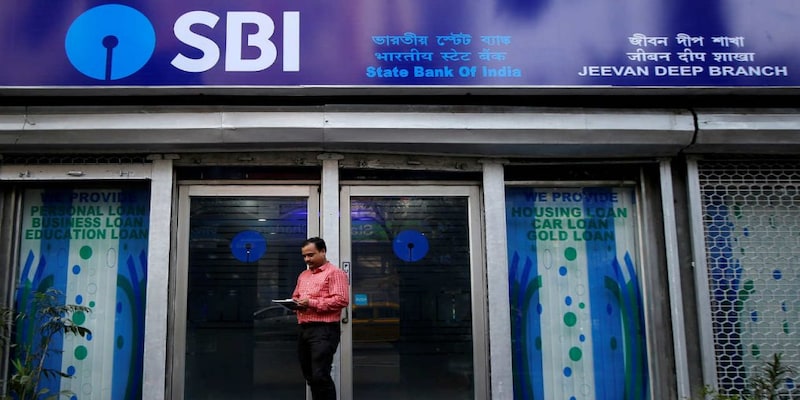 SBI hikes interest rates on deposits of Rs 2 cr and above by 40-90 bps