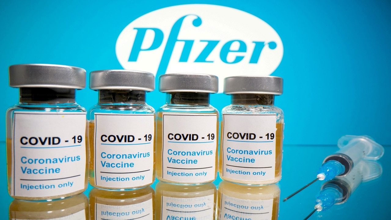 No 1 |  Vaccin Pfizer – BioNTech |  Aussi connu sous le nom de Comirnaty, le vaccin est développé par BioNTech en coopération avec Pfizer.  Il s'agissait du premier vaccin à avoir reçu une autorisation d'utilisation d'urgence et régulière.  Il est actuellement utilisé dans 61 pays.  (Image: Reuters)