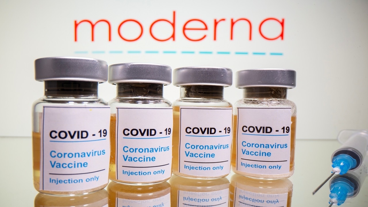 No 3 |  Moderna |  Également appelé ARNm-1273, le vaccin est développé par l'Institut national des allergies et des maladies infectieuses des États-Unis (NIAID), la Biomedical Advanced Research and Development Authority (BARDA) et le grand pharma Moderna.  Administré en deux doses de 0,5 ml administrées par injection intramusculaire - administrées à quatre semaines d'intervalle - le vaccin américain est actuellement utilisé par 27 pays.  (Image: Reuters)