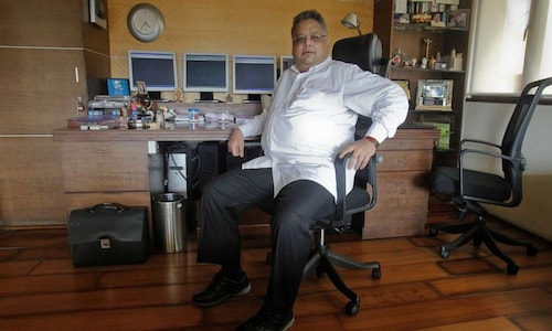 Rakesh Jhunjhunwala says he will never buy bitcoin; calls on regulators to ban cryptocurrency in India
