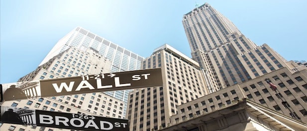 Wall Street and Asian stocks fall, dollar steadfast as growth outlook darkens