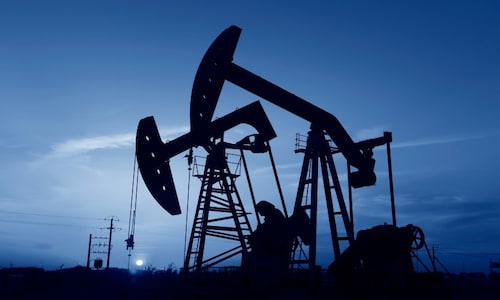 Oil prices post weekly loss on Omicron uncertainty