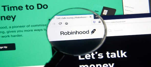 Robinhood iOS app store rank slips below 100 even as company files for IPO