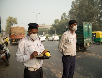 50 challans issued in Delhi last week for not wearing rear seat belts — Key  points to
