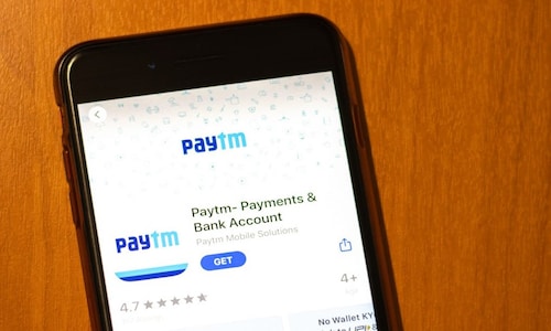 Paytm shares close below Rs 1,000 mark for first time, discount to issue price at 54%