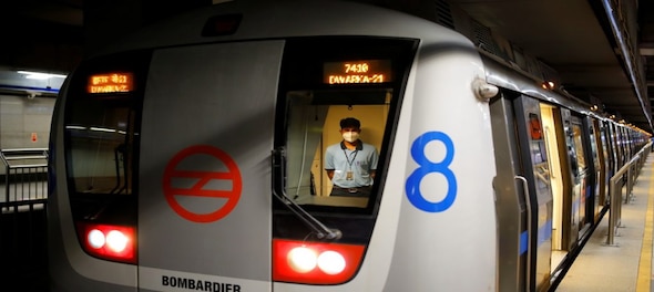 Smartphones may soon replace metro cards as DMRC plans to introduce new facility