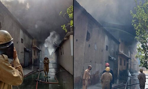Delhi: Major fire breaks out at shoe factory, 31 fire tenders at spot