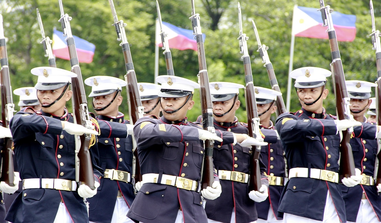 Who has the strongest military in the world? (Including 10 weakest  militaries) 