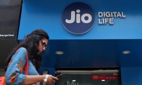 Reliance Retail offering 20% cashback on Jio prepaid plans starting Rs 249; details here