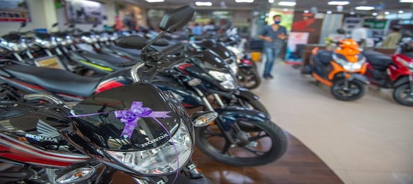 Domestic two-wheeler sales dip 21% in Jan; recovery likely in coming months