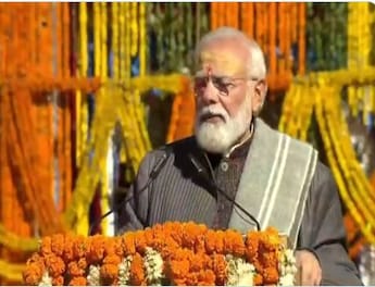 PM Modi accuses Congress of looting the resources of tribals - The