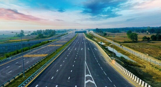 Nitin Gadkari announces expressway project worth Rs 10,000 cr between Aurangabad & Pune
