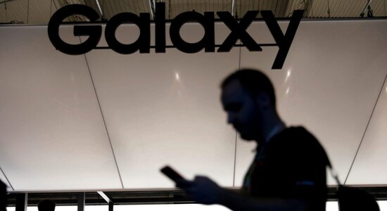Samsung may cut smartphone production by 30 million units this year