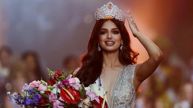 India's Harnaaz Sandhu crowned Miss Universe 2021 – DW – 12/13/2021