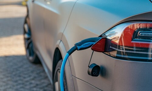 Should you buy an electric vehicle? Here’s a look at pros and cons