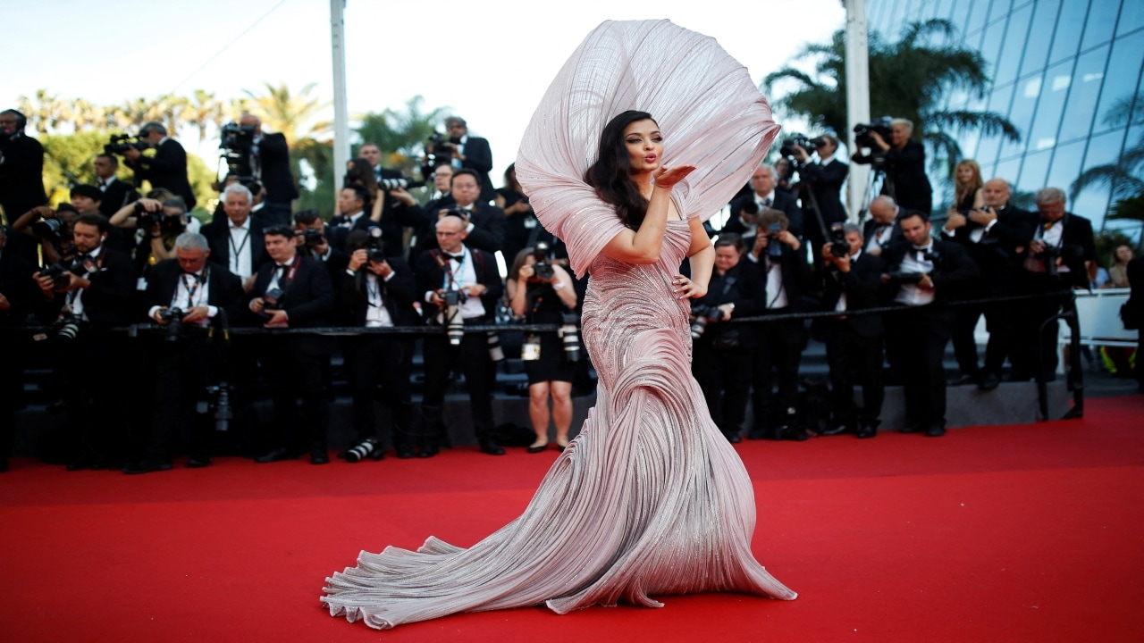 Deepika Padukone Wore Louis Vuitton To The 'Armageddon Time' Cannes Film  Festival Premiere