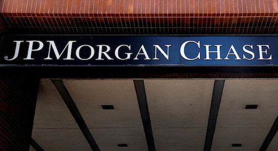 No. 4 | JP Morgan Chase | Country: USA | Sales: $ 121.54 billion | Profit: $ 42.12 billion | Assets: $ 3,954.69 billion | Market Value: $ 374.45 billion (Image: Reuters)