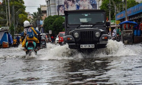 Heavy rains continue in Kerala, IMD issues Orange alert in 12 districts