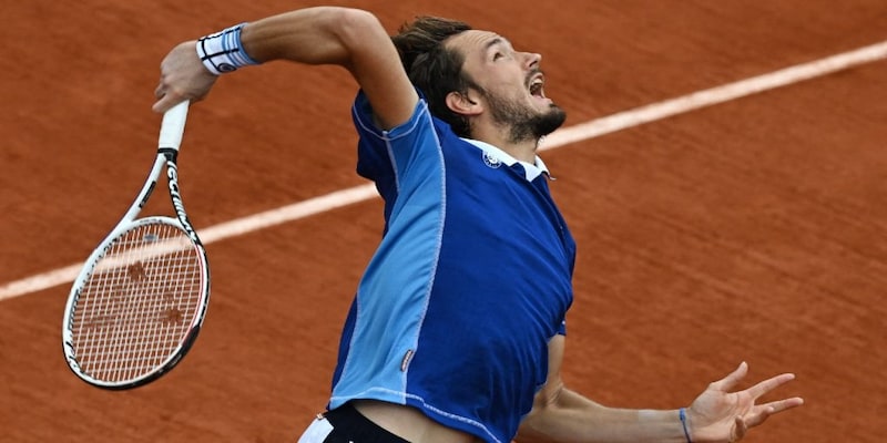 French Open 2022: Medvedev, Tsitsipas, Halep in action on Day 3
