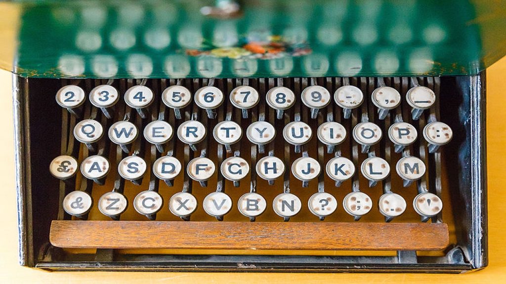 typewriter before qwerty