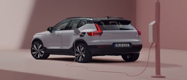 Auto weekly wrap: Volvo facelift XC40 launch, first-ever flying bike, Delhi EV charging overdrive