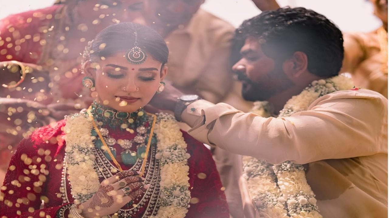 Nayanthara, Vignesh Shivan Share Wedding Pictures; Rajnikanth, SRK ...