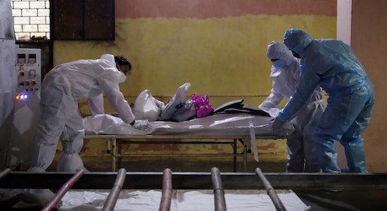 2021 | The number of known deaths from COVID-19 in India has passed the 400,000 mark with 30.45 million cases recorded in total. (Image: Reuters) 2021 | The number of known deaths from COVID-19 in India has passed the 400,000 mark with 30.45 million cases recorded in total. (Image: Reuters)