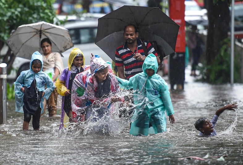 India weather news LIVE: Mumbai on alert; flash floods hit Himachal's ...