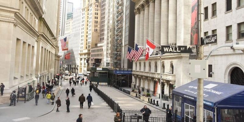 Wall Street falls ahead of September's jobs report