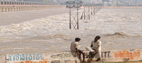 Godavari flood swells in Andhra Pradesh, several villages marooned
