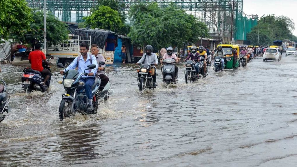 IMD issues red alert in Goa as heavy rains inundate several houses, one ...