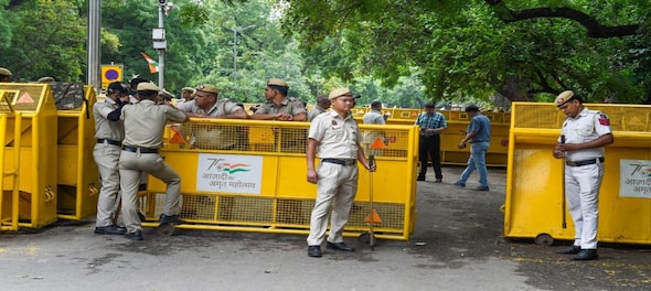 Farmers Protest Security Beefed Up At Delhi Borders Heavy Traffic Expected